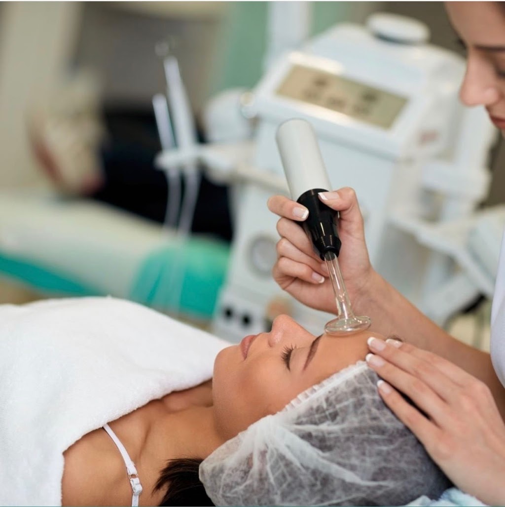 Deja Vu Beauty Services | 17O, Prince William Way #3, Barrie, ON L4M 0E5, Canada | Phone: (647) 453-7275