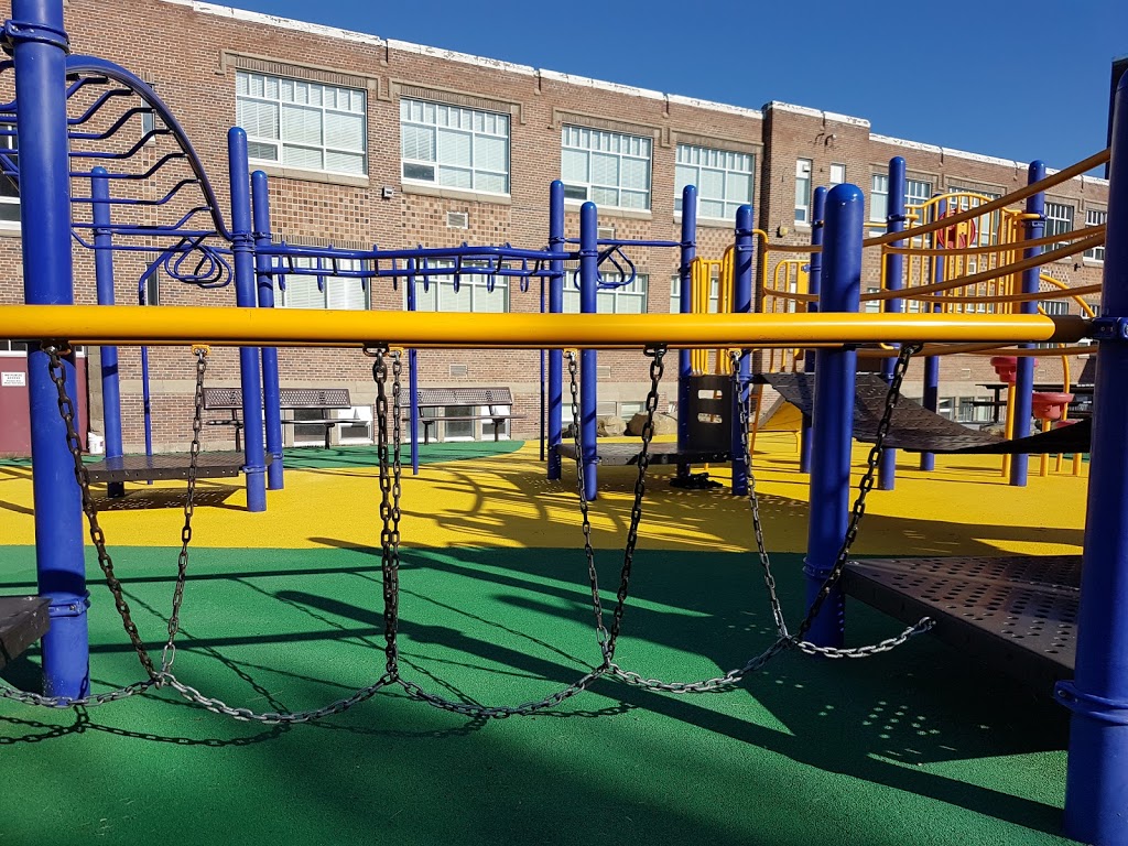 Rideau Park School | 829 Rideau Rd SW, Calgary, AB T2K 0S2, Canada | Phone: (403) 777-7480