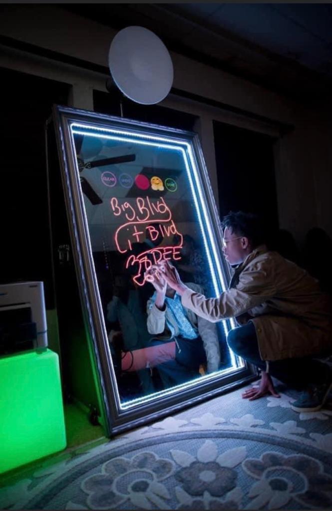 Shiny Memories Toronto | Mirror Photo Booth | 2313 Lake Shore Blvd W, Etobicoke, ON M8V 1A8, Canada | Phone: (416) 522-6710
