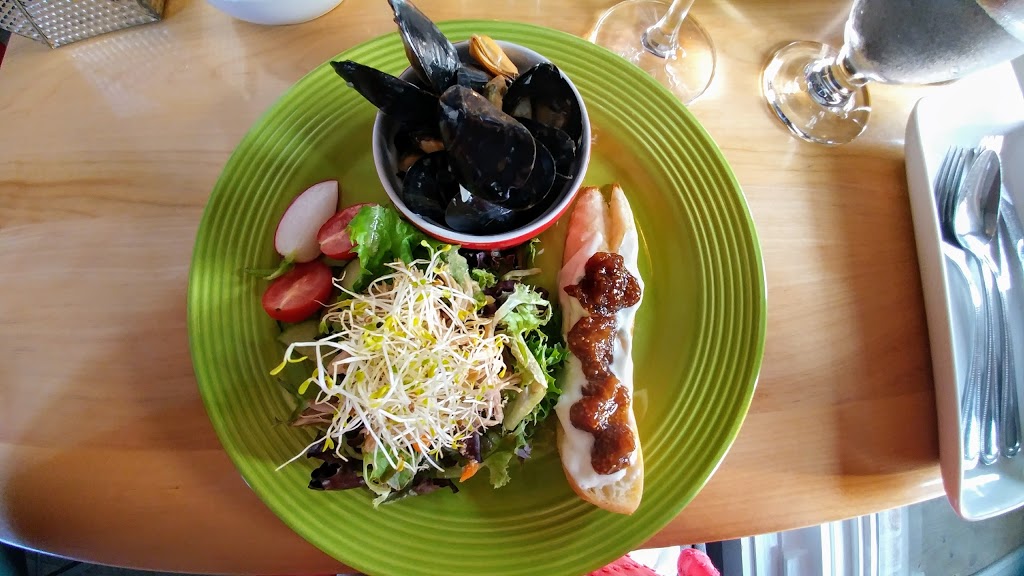 Restaurant LEntr-Amis | 734 13e Avenue N, Sherbrooke, QC J1E 3L7, Canada | Phone: (819) 346-5227