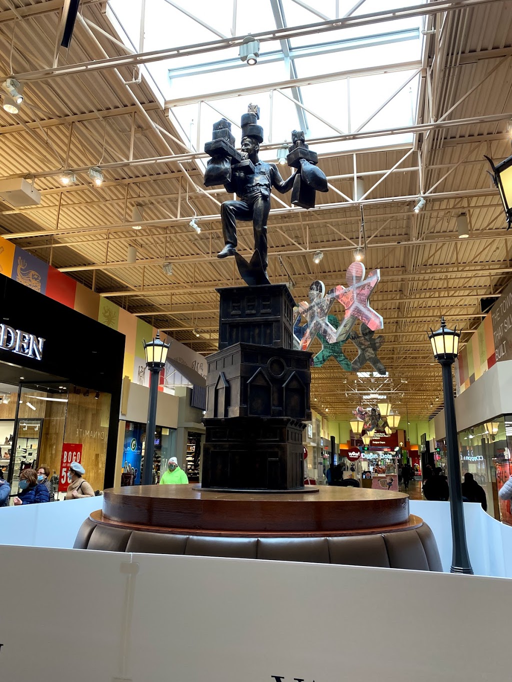 Vaughan Mills Mall | Fishermens Way, Concord, ON L4K 2M9, Canada | Phone: (647) 926-6523