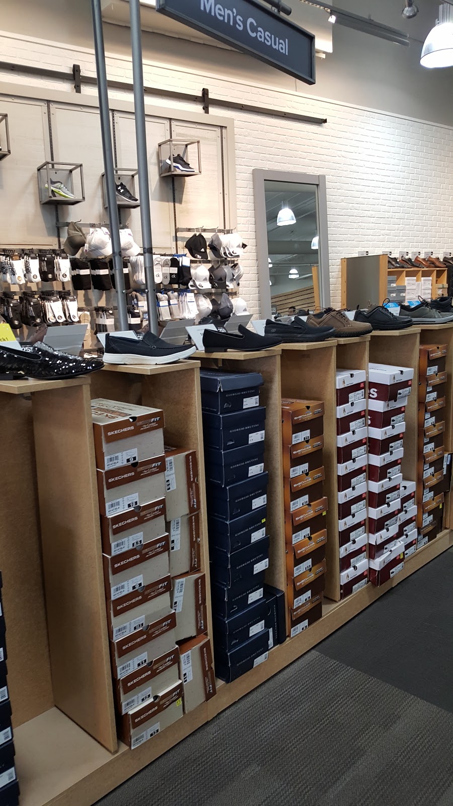 DSW Designer Shoe Warehouse | shoe store | 805 Cloverdale Ave #100, Victoria, BC V8X 2S9, Canada | 2504125693 OR +1 250-412-5693