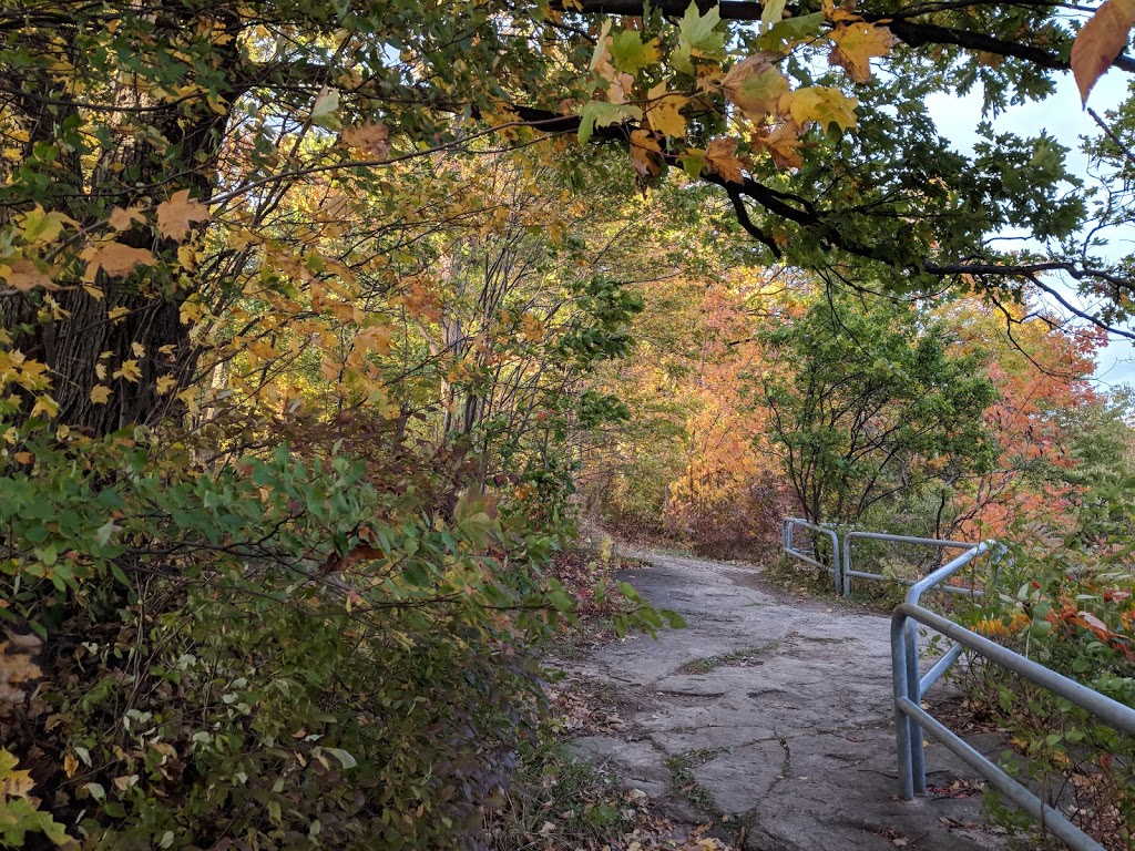 Kerncliff Park | 2198 Kerns Rd, Burlington, ON L7P 1P8, Canada | Phone: (905) 335-7600