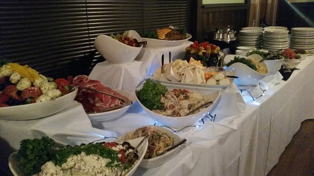 Cattlemens Club Restaurant | 9380 BC-97, Vernon, BC V1H 1W9, Canada | Phone: (250) 542-2178