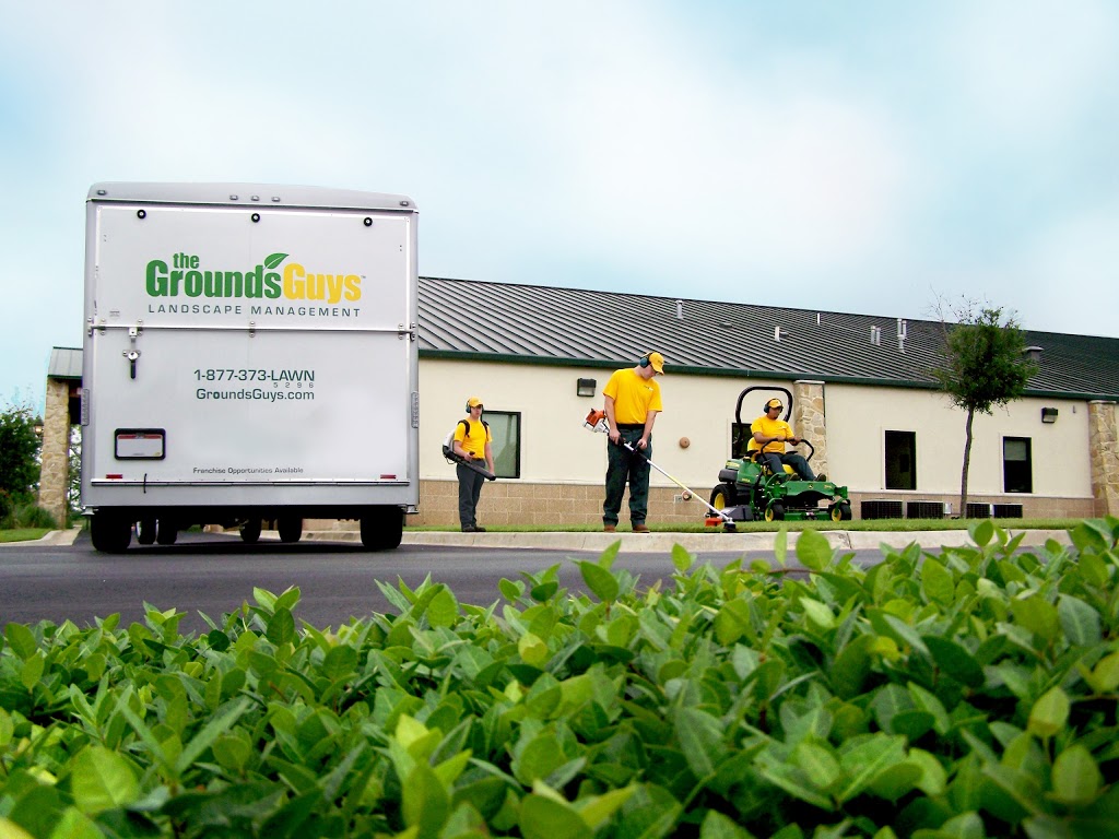 The Grounds Guys of Niagara | 4500 Queen St, Niagara Falls, ON L2E 6V2, Canada | Phone: (289) 277-0543