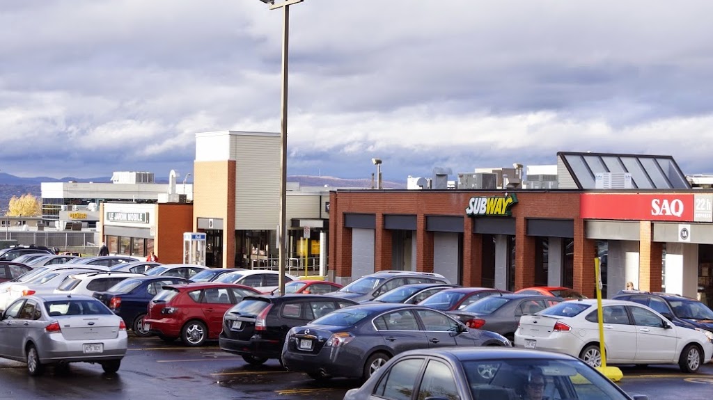 Subway | 2500 Chemin des Quatre-Bourgeois, Québec, QC G1V 4R2, Canada | Phone: (418) 780-8787
