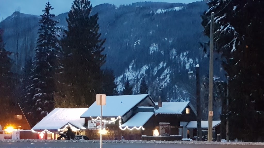 Joe Schmucks Roadhouse | 734 Trans-Canada Hwy, Sicamous, BC V0E 2V0, Canada | Phone: (250) 836-4906