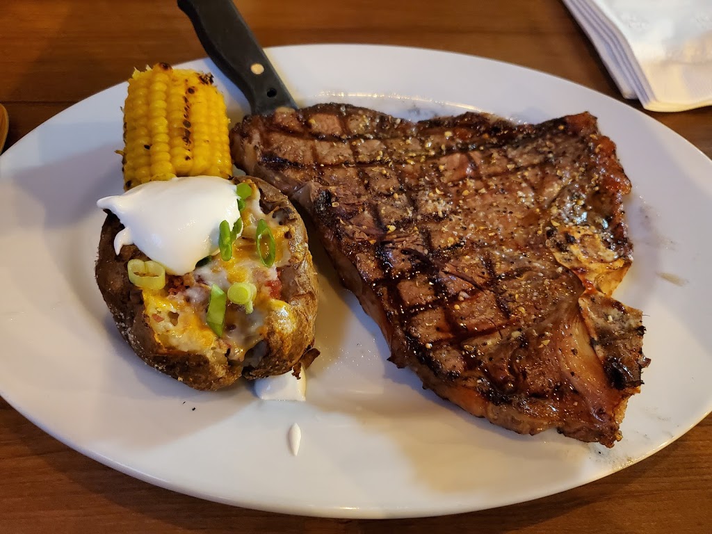 Chucks Roadhouse Bar & Grill | 5001 Legacy Park Dr, Windsor, ON N8W 5S6, Canada | Phone: (519) 967-9000