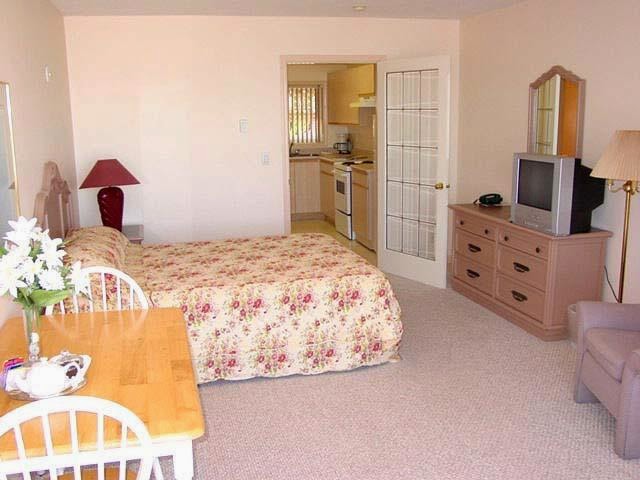 Buena Vista by the Sea | 3285 Island Hwy W, Qualicum Beach, BC V9K 2C6, Canada | Phone: (250) 752-6661