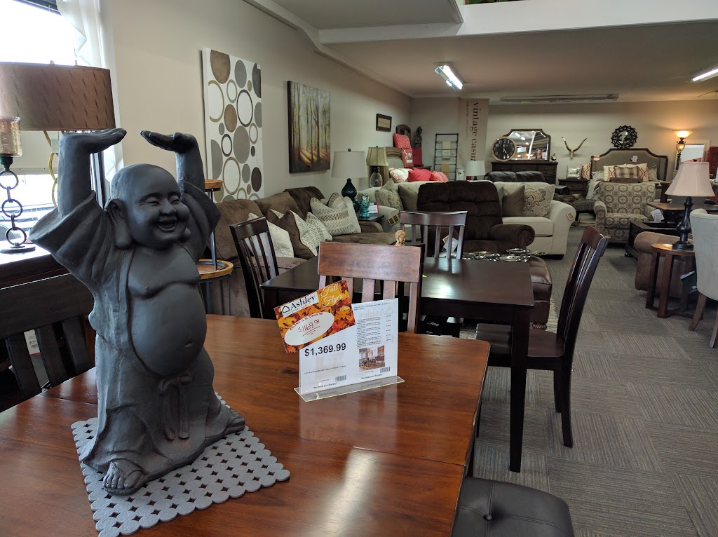 Ashley Pembroke | 10 Matthews Ave, Pembroke, ON K8A 8A4, Canada | Phone: (613) 629-5464