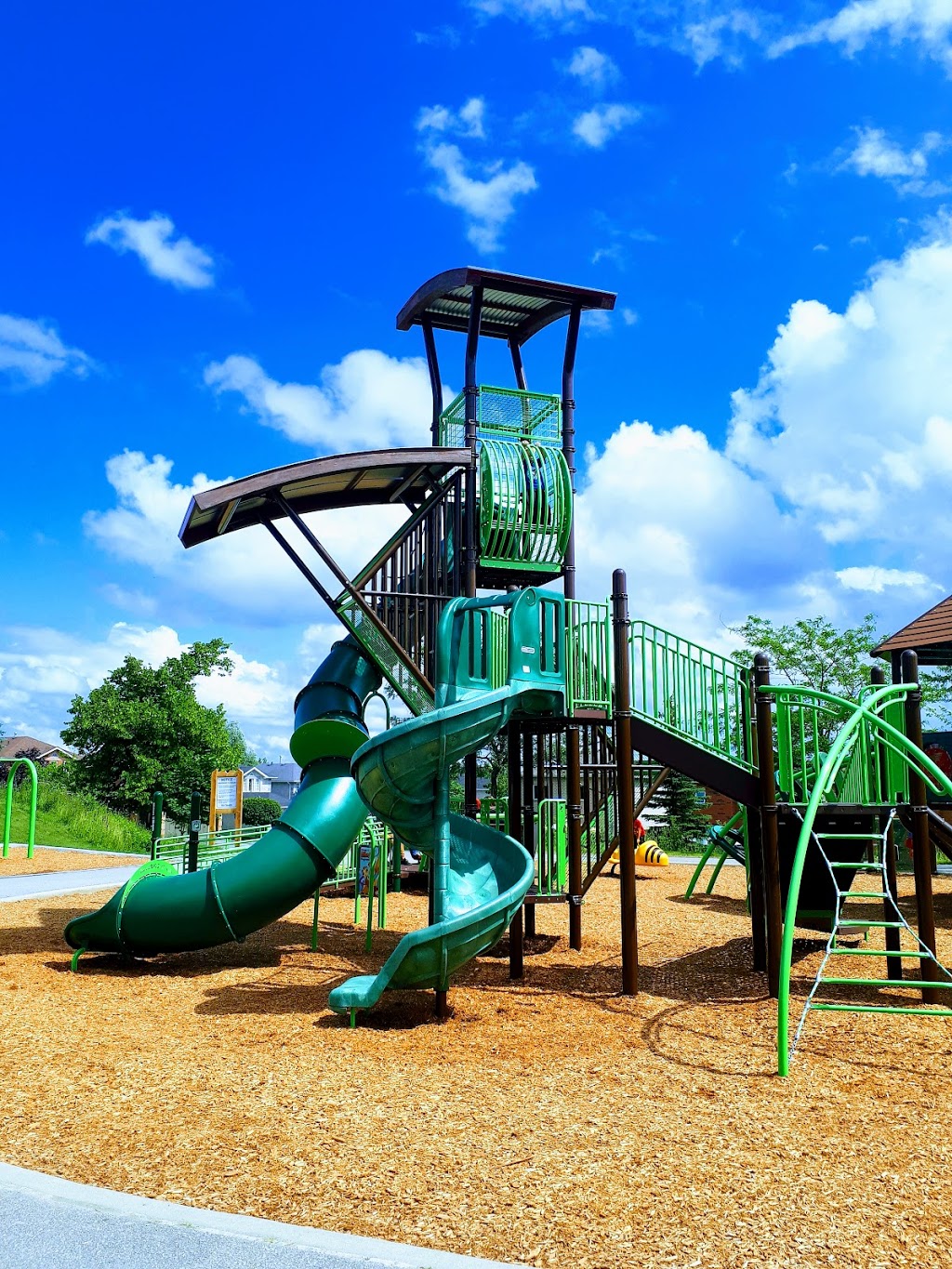 Lennox Park | 54 Widgeon St, Barrie, ON L4N 8W5, Canada | Phone: (705) 739-4255