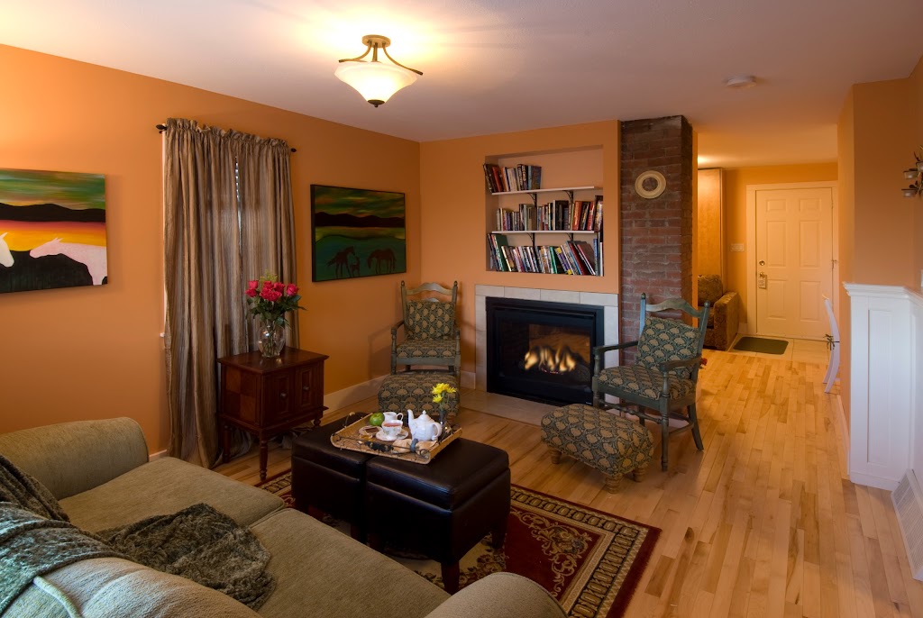 Heartwood Inn | 320 Railway Ave E, Drumheller, AB T0J 0Y4, Canada | Phone: (403) 823-6495