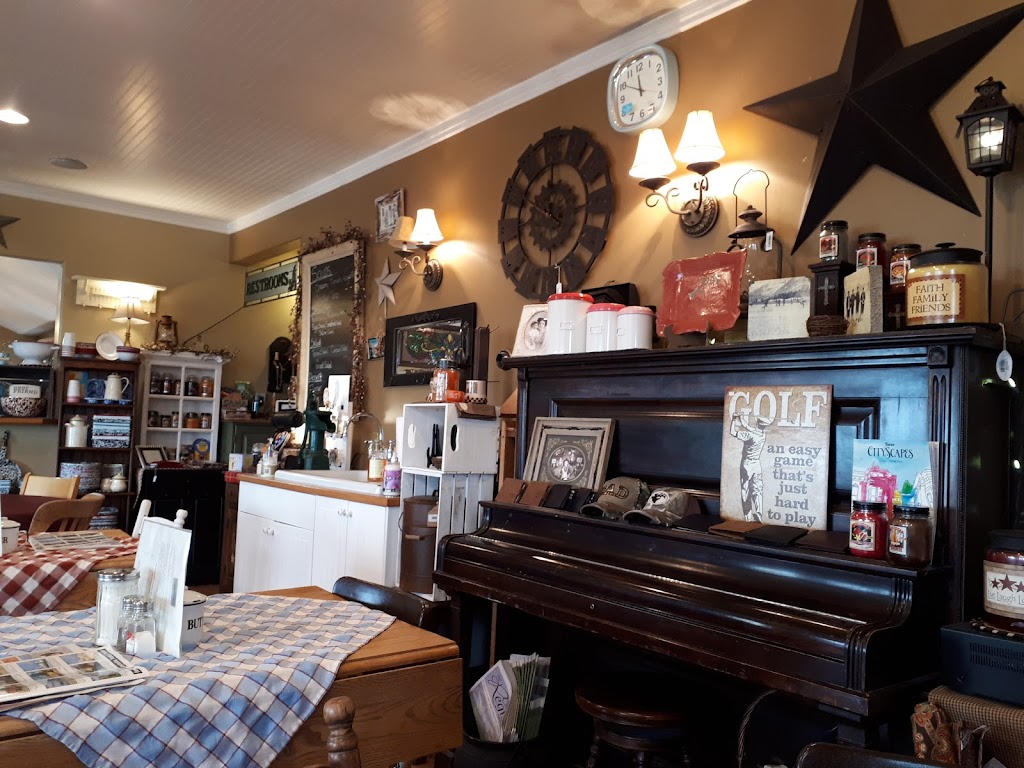 The Country Farmhouse | Rge Rd. 221, Cluny, AB T0J 0S0, Canada | Phone: (403) 734-2593