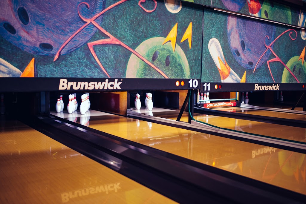 Bowlerama Royale - London, Ontario | bowling alley | 2086 Dundas St, London, ON N5V 1R2, Canada | 5194520052 OR +1 519-452-0052