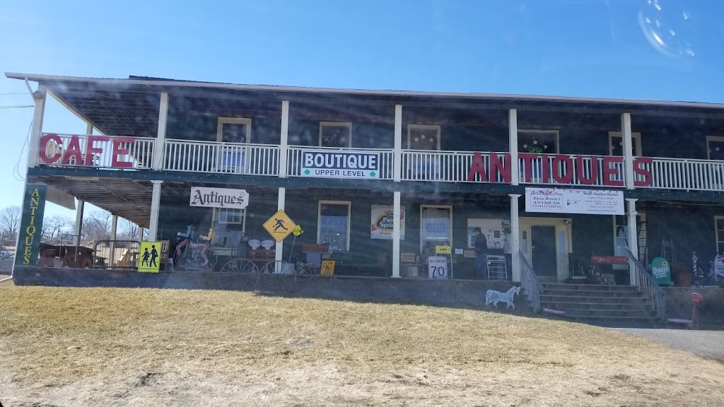 Karen Browns Antiques & Collectibles | 501 Dundas St, Deseronto, ON K0K 1X0, Canada | Phone: (613) 396-6888