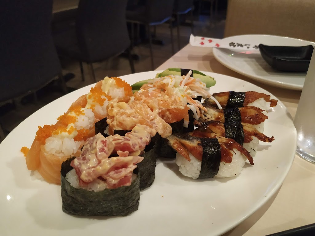 California Roll | 1634 Bayview Ave, Toronto, ON M4S 1T3, Canada | Phone: (416) 322-6668