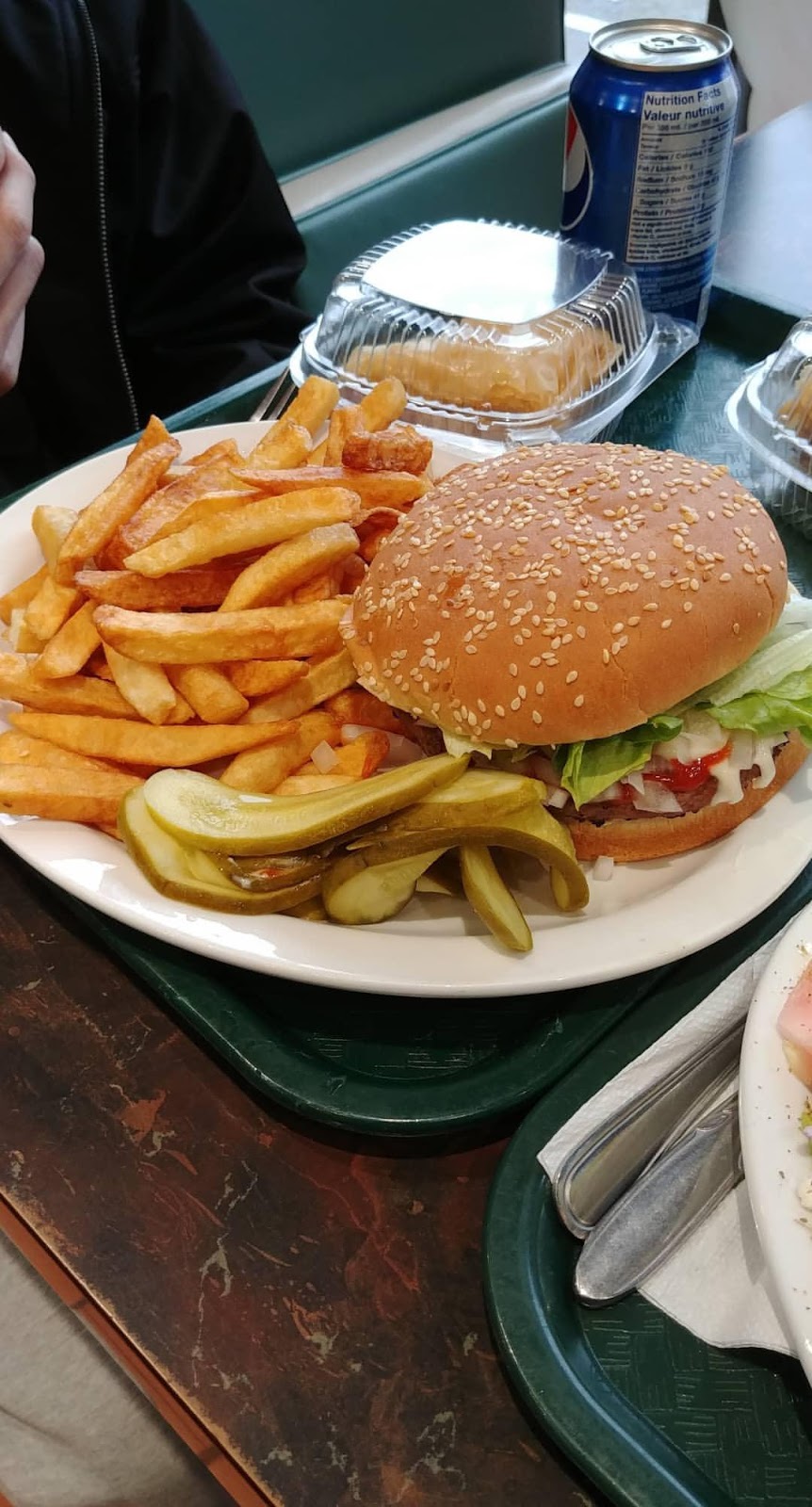 Country Stop Burgers | 15101 ON-48, Whitchurch-Stouffville, ON L4A 7X3, Canada | Phone: (905) 640-4089