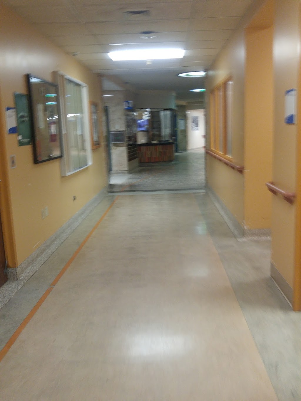 Roberval Hospital | 450 Rue Brassard, Roberval, QC G8H 1B9, Canada | Phone: (418) 275-0110