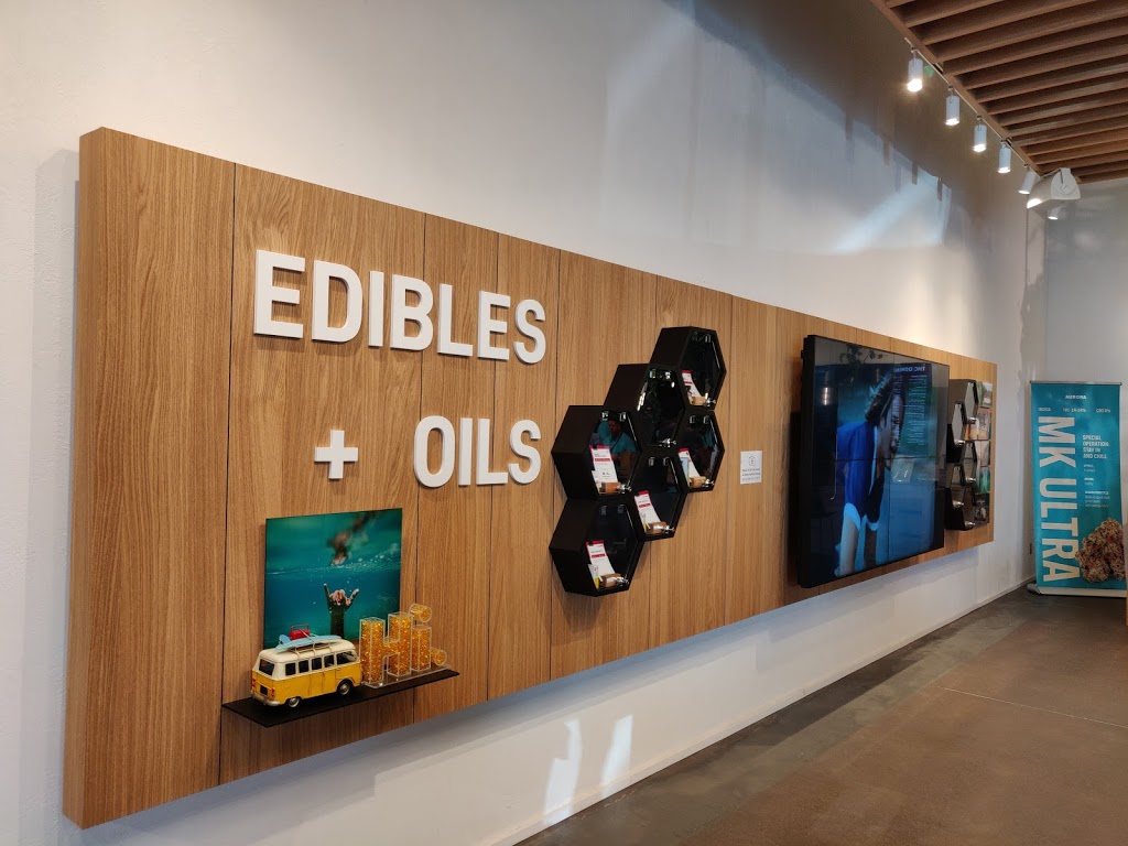 Choom Cannabis Co. | Niagara Square Shopping Centre, 7555 Montrose Rd Unit E, Niagara Falls, ON L2H 2E9, Canada | Phone: (905) 357-3553