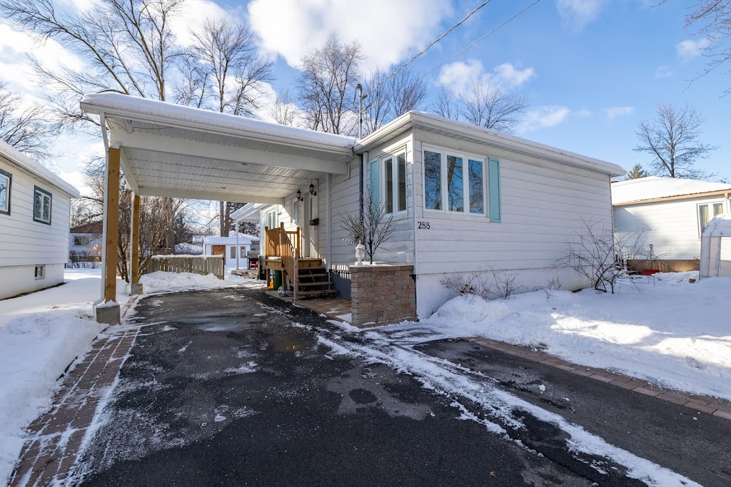 Daniel Arsenault &. Mathieu Arsenault Real Estate Brokers | 263-C Boul. Saint-Jean, Pointe-Claire, QC H9R 3J1, Canada | Phone: (514) 823-2272