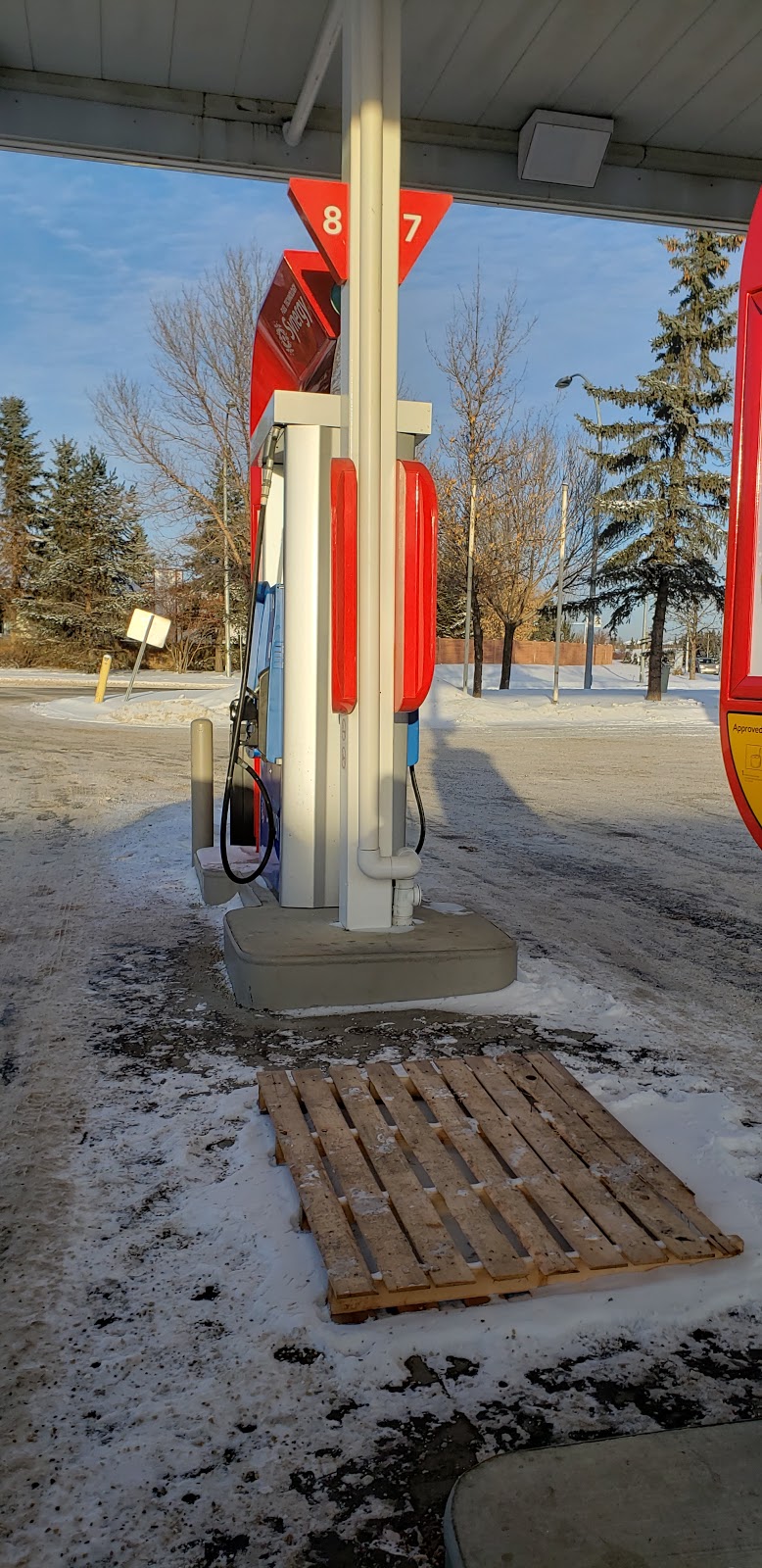Esso | 14703 40 Ave NW, Edmonton, AB T6R 1N1, Canada | Phone: (780) 988-6442