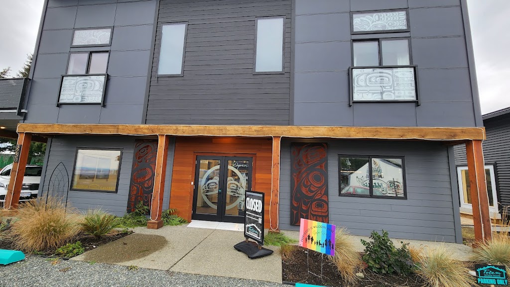 Totem Design House | 3250 Comox Rd, Courtenay, BC V9N 3P8, Canada | Phone: (250) 941-4422