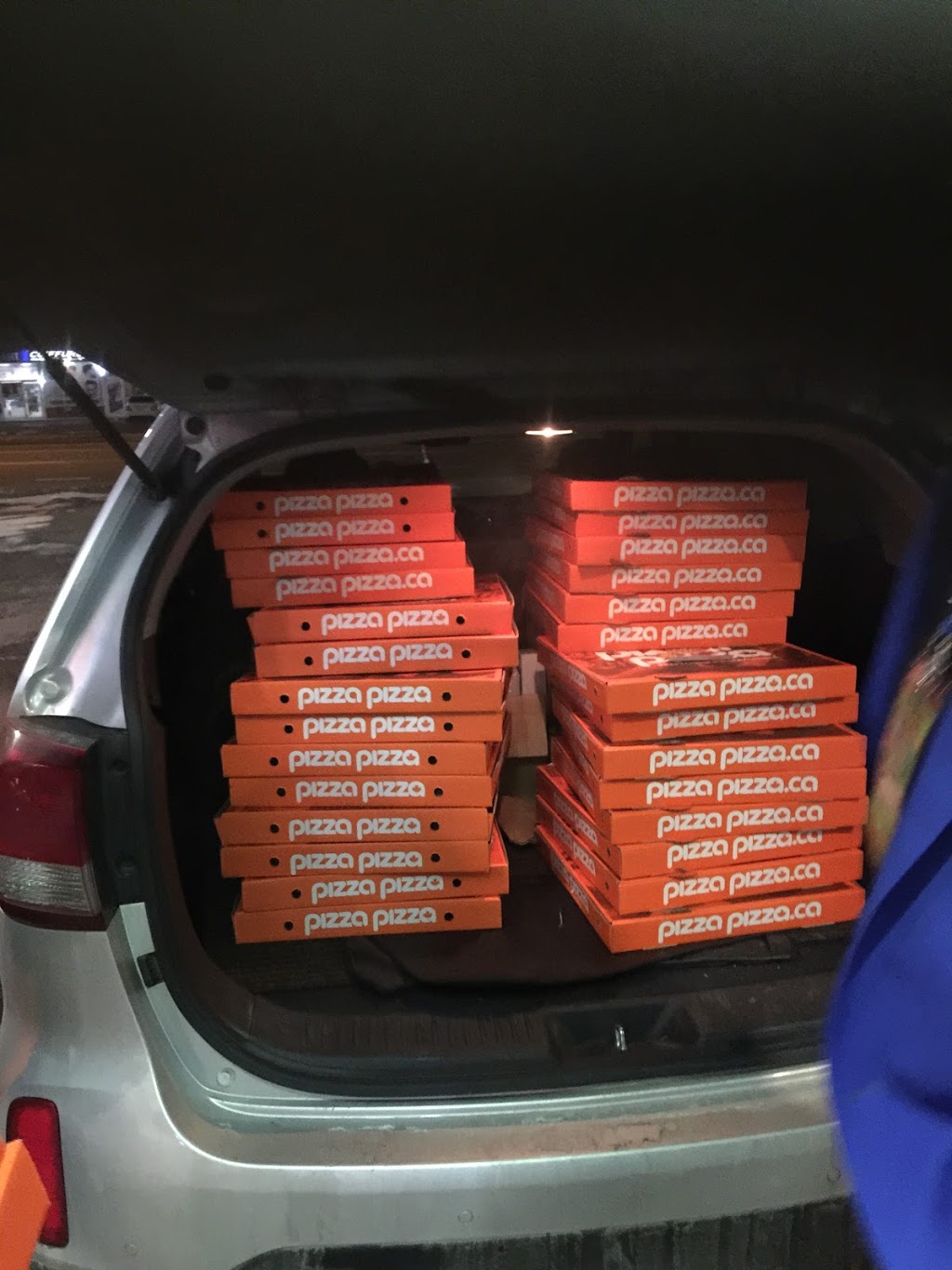 Pizza Pizza | 240 Boulevard Curé-Labelle, Sainte-Rose, QC H7L 3A2, Canada | Phone: (514) 737-1111