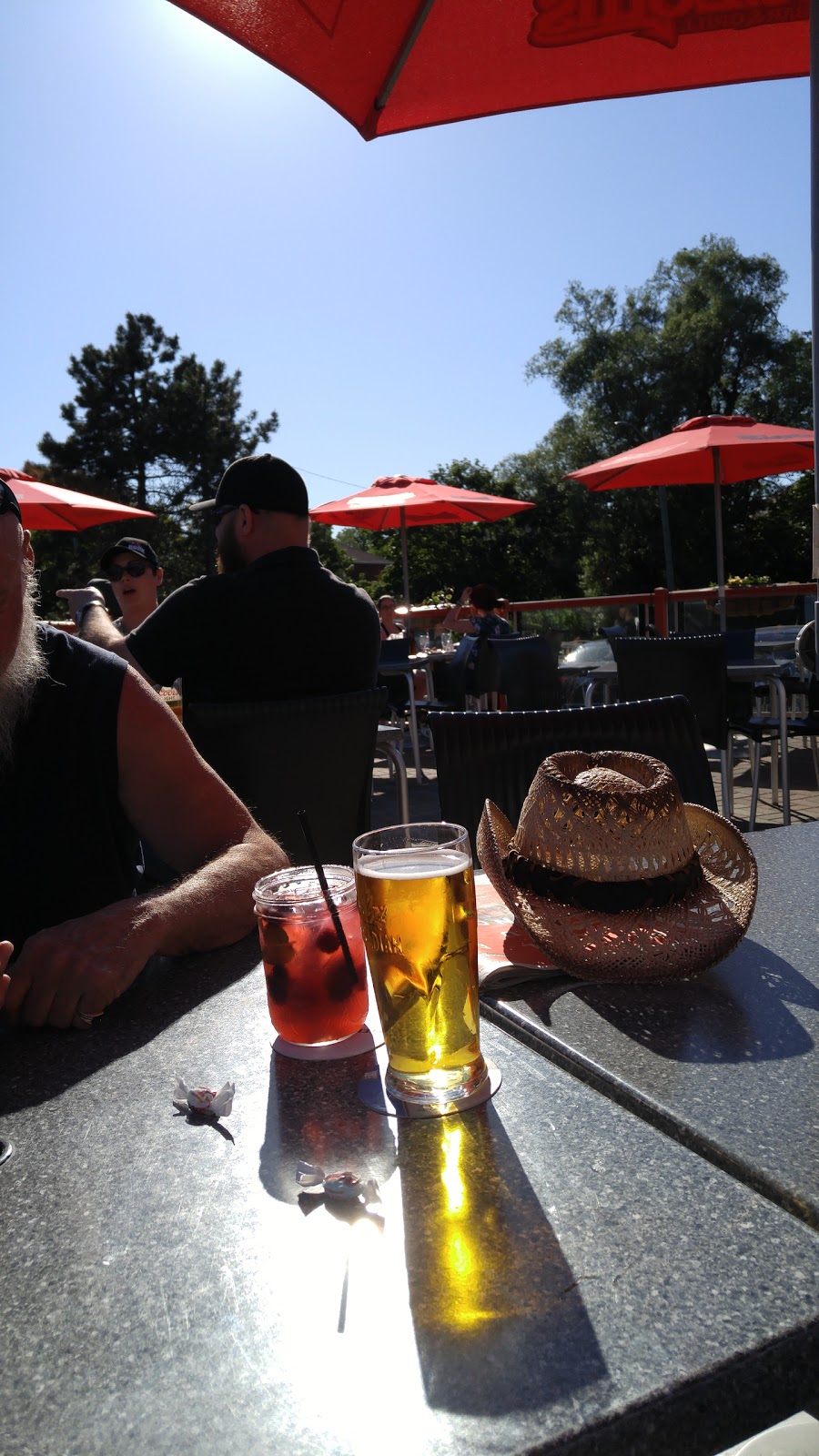 St. Louis Bar & Grill | 580 King St W #1, Oshawa, ON L1J 7J1, Canada | Phone: (905) 728-7777