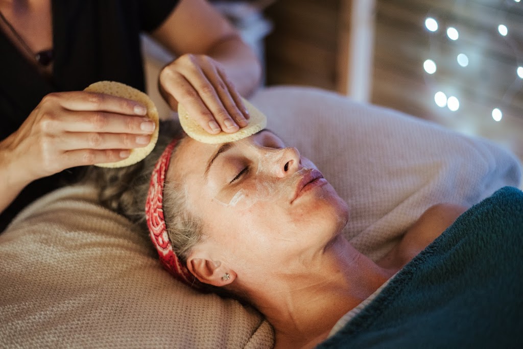 Bright Emerald Skin Clinic | 633 Pharmacy Ave, Scarborough, ON M1L 3H3, Canada | Phone: (416) 856-9201