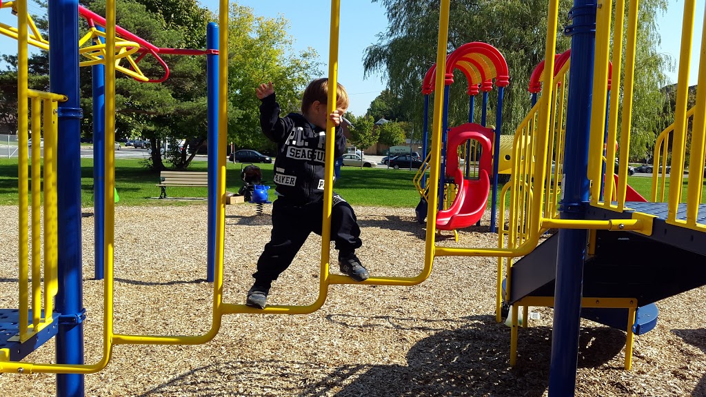 Capri Park | 596 The East Mall, Etobicoke, ON M9B, Canada | Phone: (416) 338-4386