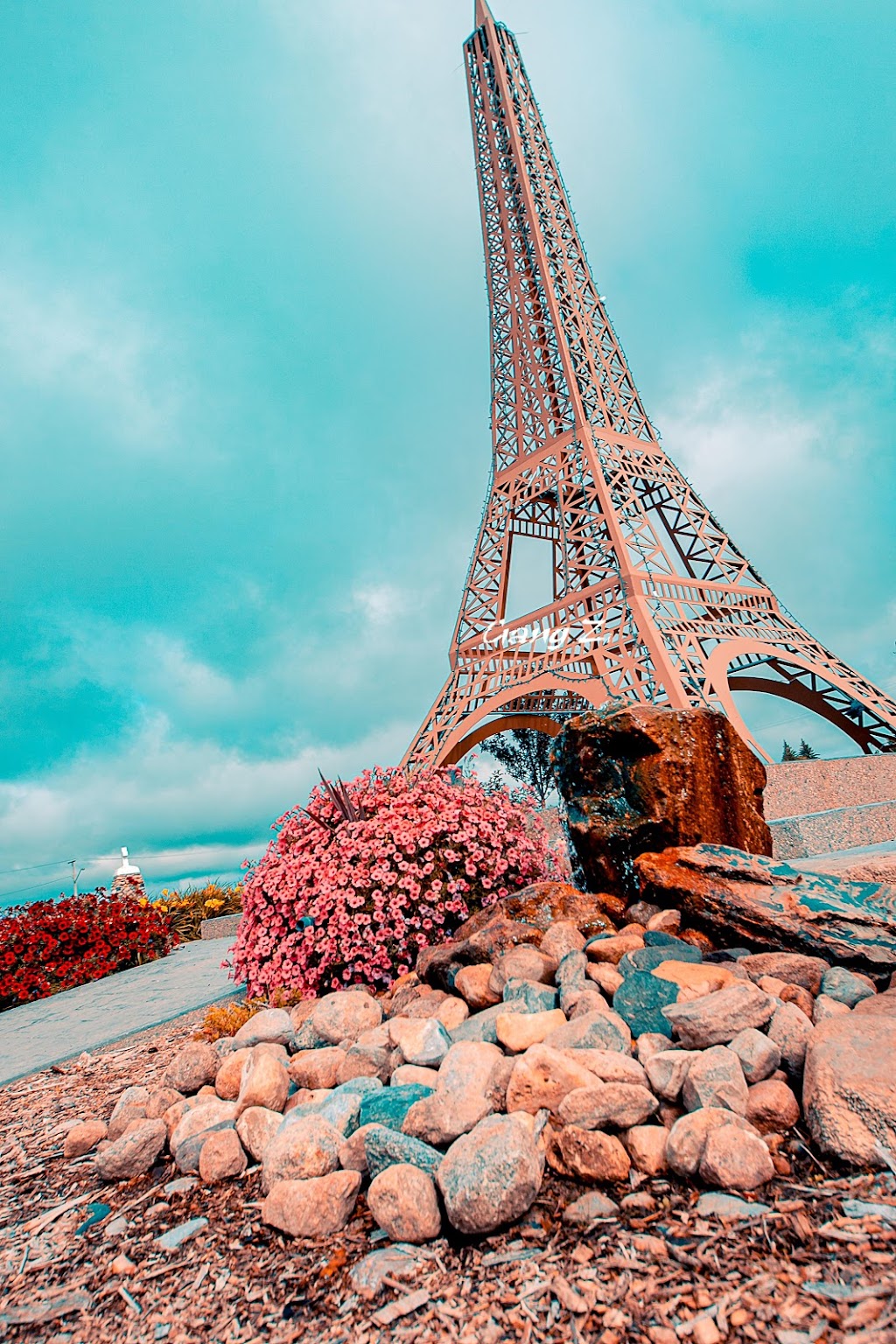 Eiffel Tower Replica | 136 Central Avenue, 3M0, Montmartre, SK S0G 3M0, Canada | Phone: (306) 424-2040