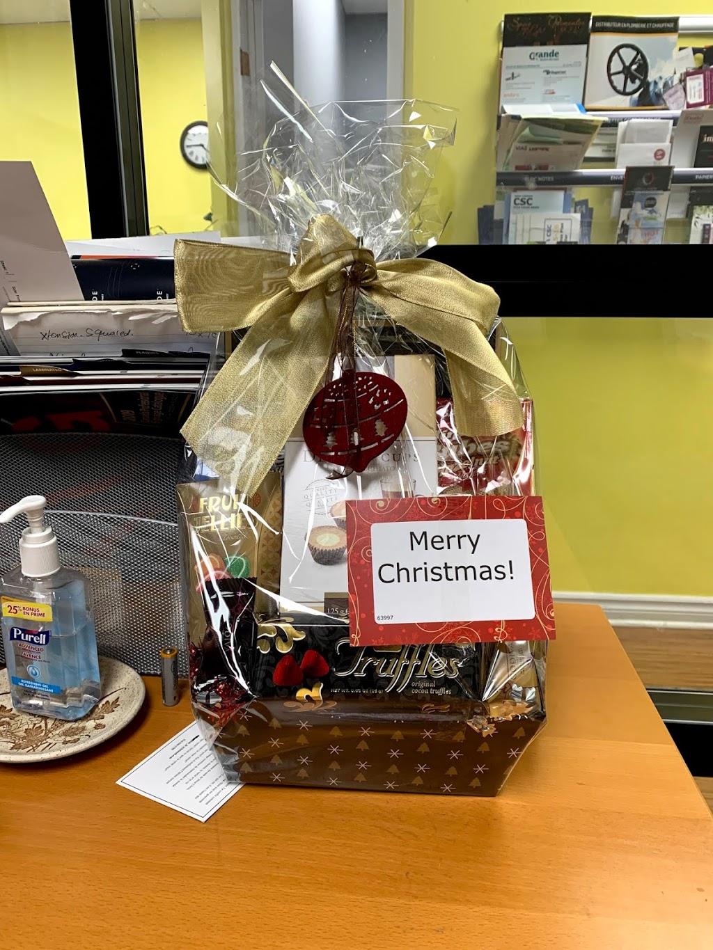 Glitter Gift Baskets | 5593 Ch Saint-Francois, Saint-Laurent, QC H4S 1W6, Canada | Phone: (888) 774-4387
