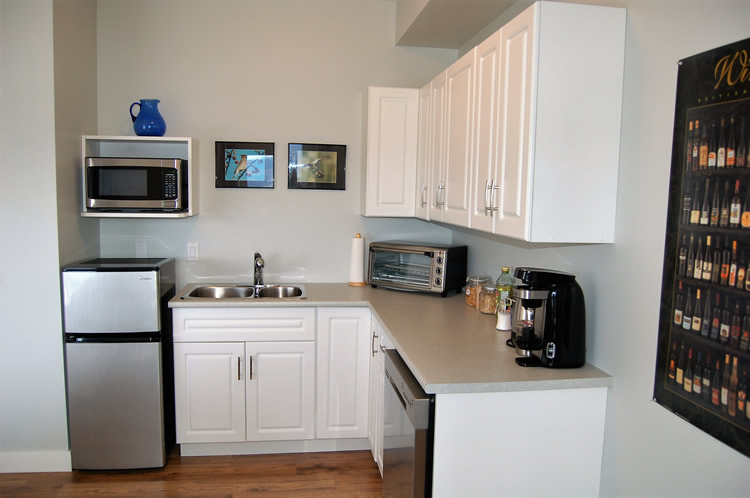 Singing Marmot Guest Suites | 2502 Winifred Rd, Naramata, BC V0H 1N0, Canada | Phone: (778) 514-5422
