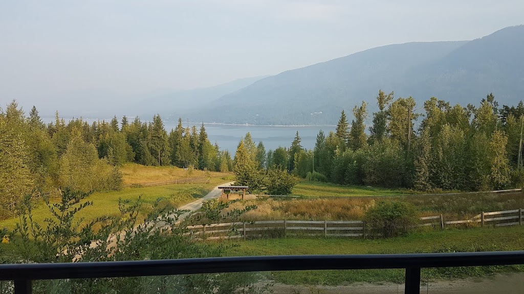 Dometraschuk Guesthouse and Cabins | 6028 Eagle Bay Rd, Eagle Bay, BC V0E 1T0, Canada | Phone: (780) 505-1349