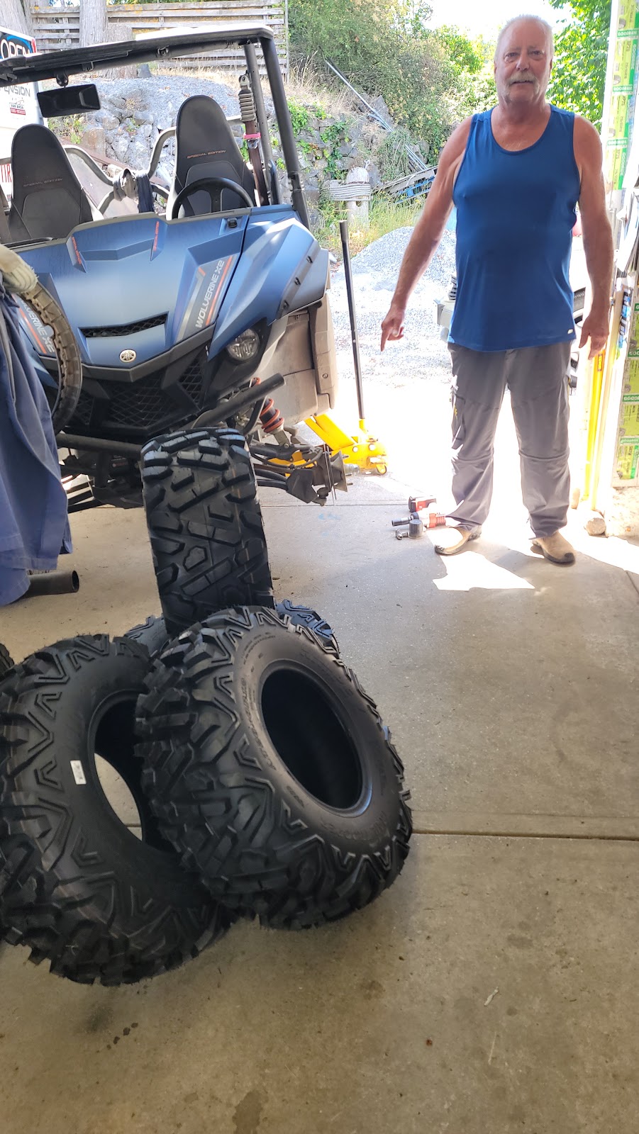 Island Auto | 2031 Nicholas Ave, Van Anda, BC V0N 3K0, Canada | Phone: (604) 486-7177