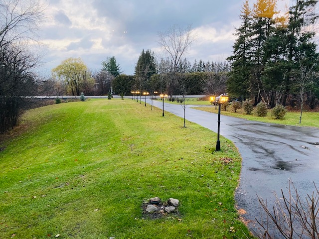 Ottawa Hideaway | 4762B Navan Rd, Ottawa, ON K4B 1H9, Canada | Phone: (613) 805-2666