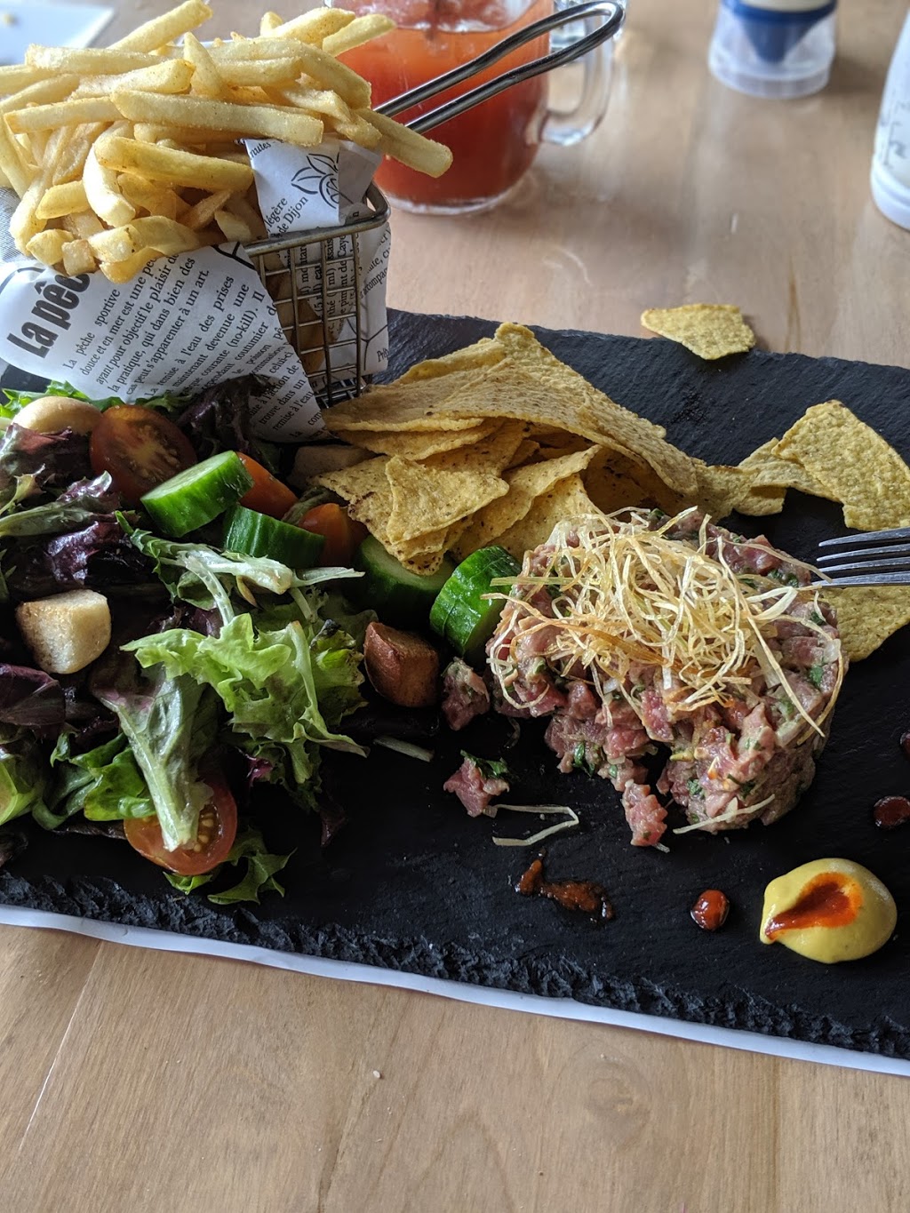 LÉchappée - Grill & Bar Sportif | 710 Rue de la Visitation, Saint-Charles-Borromée, QC J6E 7S3, Canada | Phone: (450) 394-1658