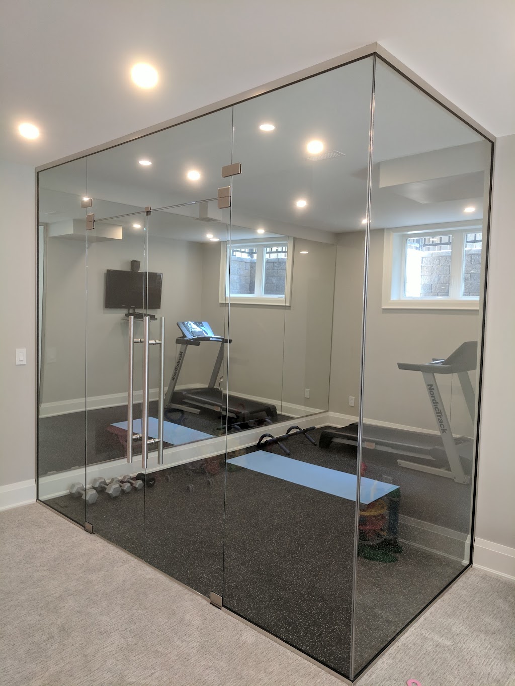 Aetna Glass And Mirror | 1225 Queensway E Unit 38, Mississauga, ON L4Y 0G4, Canada | Phone: (905) 279-6950