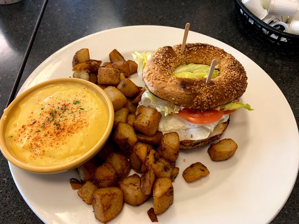 Wellington Diner | 1385 Wellington St. W, Ottawa, ON K1Y 2X2, Canada | Phone: (613) 798-7800