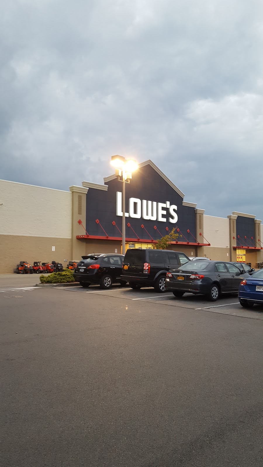 Lowes Home Improvement | 8150 Transit Rd, Williamsville, NY 14221, USA | Phone: (716) 639-2500