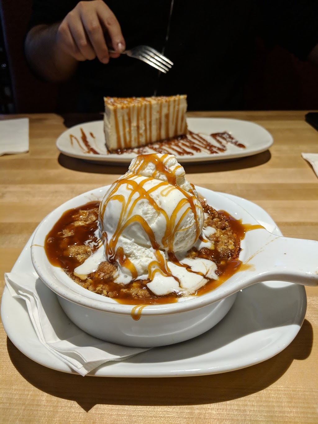 Boston Pizza | 35 Square One Dr, Mississauga, ON L5B 0E2, Canada | Phone: (905) 896-4646