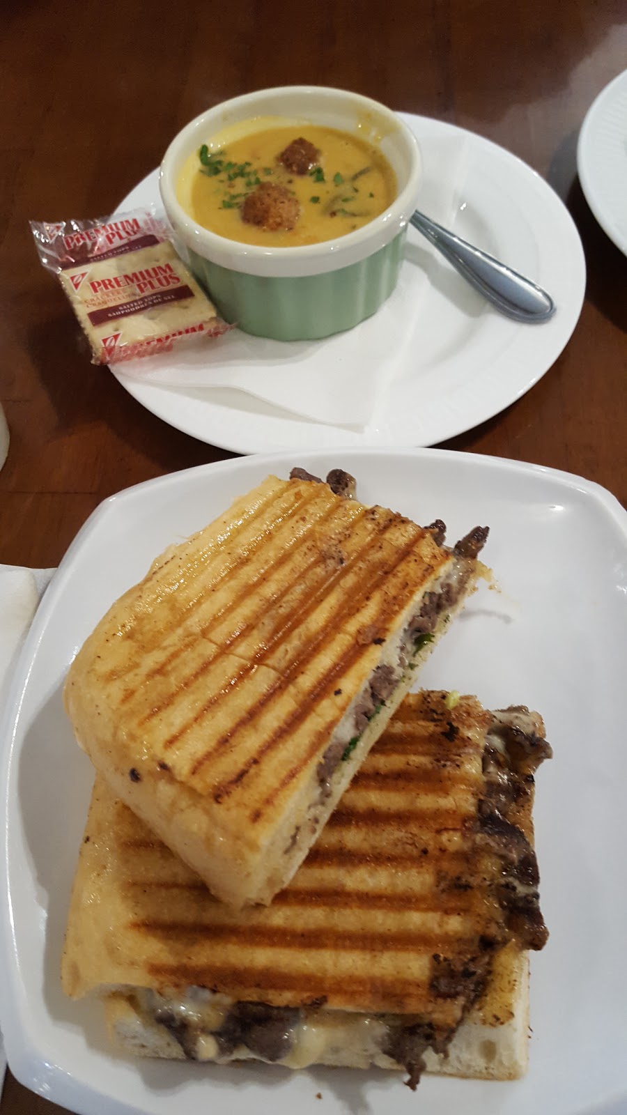 Little Beetle Bistro | 44489 S Sumas Rd, Chilliwack, BC V2R 4B7, Canada | Phone: (604) 846-5528