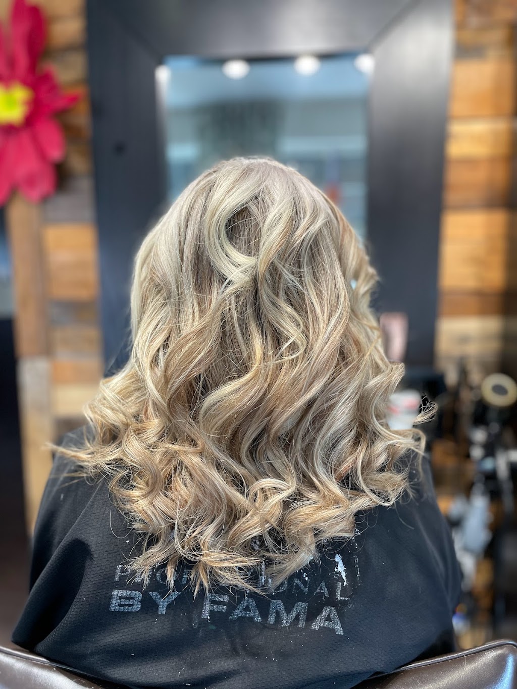 ILA Coiffeur | 220 Bd Maple, Châteauguay, QC J6J 3R6, Canada | Phone: (514) 885-9933