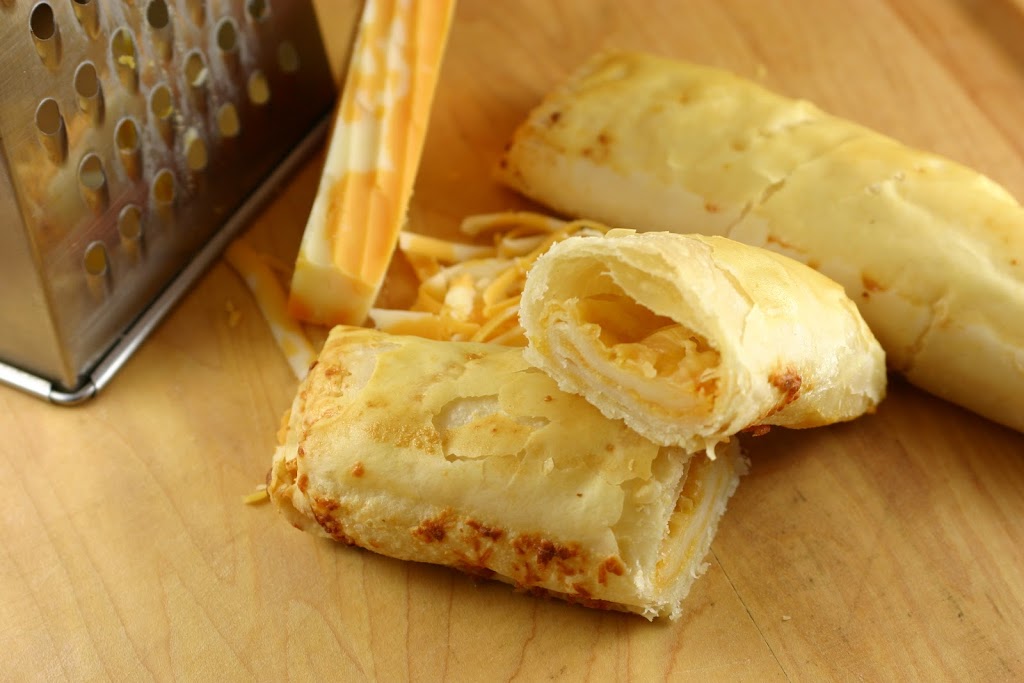 Alimas Roti and Pastry | 13 Kenview Blvd, Brampton, ON L6T 5K9, Canada | Phone: (905) 791-7684
