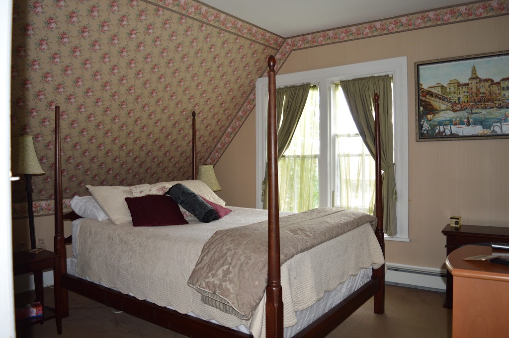 Ascendence Harbourside Mansion B&B | 24 Northumberland Ln, Halifax, NS B3M 1R7, Canada | Phone: (877) 405-1530