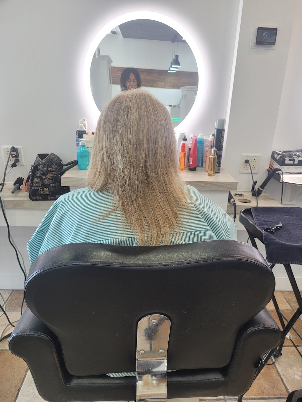 LB extension capillaire | 3937 Rue Mario, Laval, QC H7P 1G2, Canada | Phone: (514) 209-8714