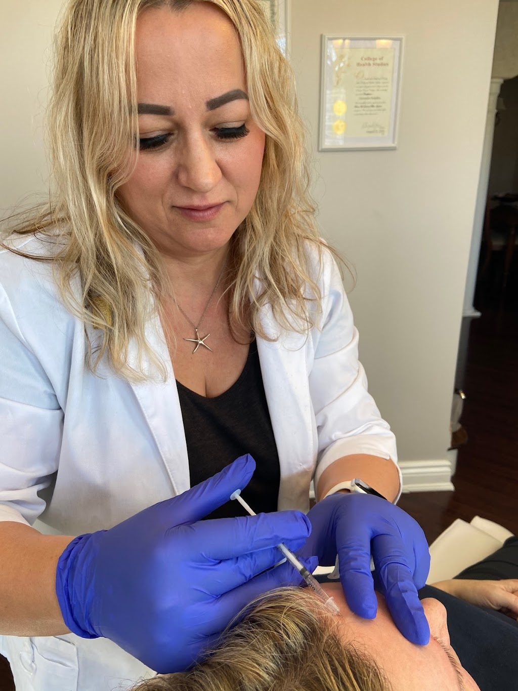 New Look Clinic | 1019 Ferguson Dr, Milton, ON L9T 6V5, Canada | Phone: (416) 824-1441