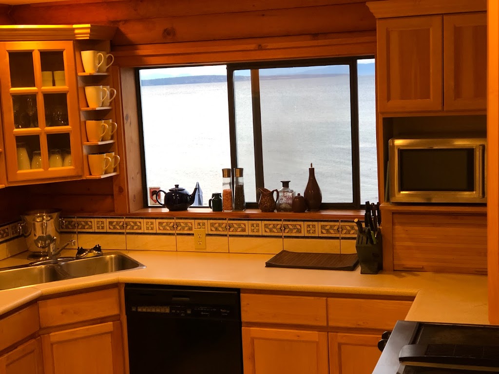 Qualicum Breeze Beach House | 6705 Island Hwy W, Bowser, BC V0R 1G0, Canada | Phone: (250) 757-8595