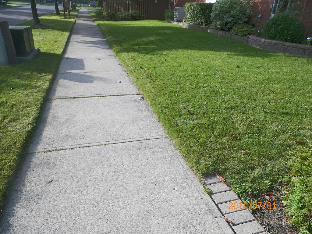 Scottspropertyservices | 106 Cromwell Ave, Oshawa, ON L1J 4T6, Canada | Phone: (905) 924-1975