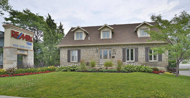Stéphane Laberge - courtier immobilier Blainville RE/MAX T.M.S. | 156 Boulevard Curé-Labelle, Sainte-Thérèse, QC J7E 2W3, Canada | Phone: (514) 893-5119